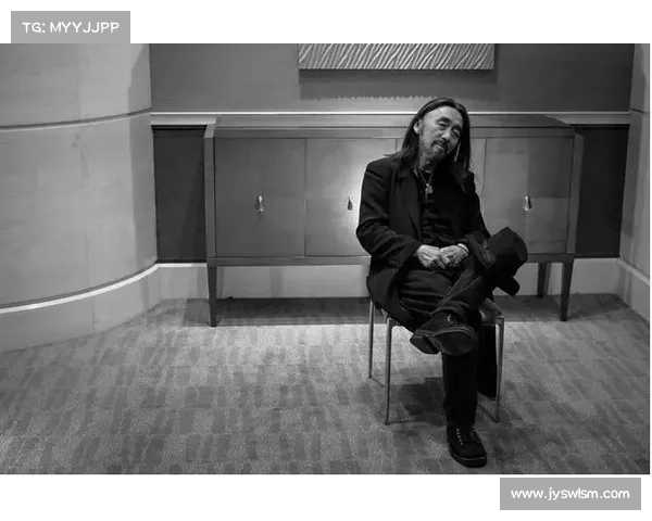 LV城市专属皮带花样演绎街潮，山本耀司波点托特包廓形独特丨是日美好事物